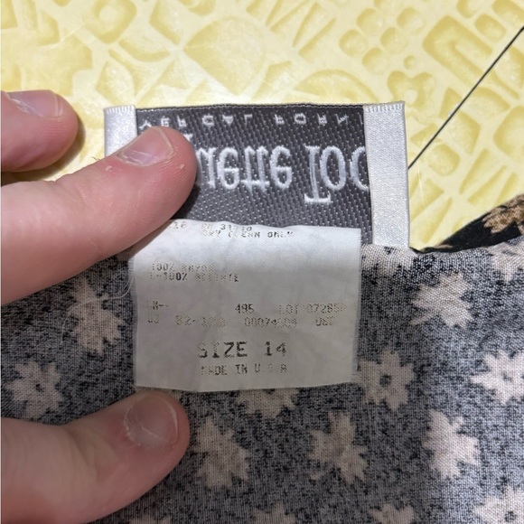 Vintage Byer California Black and Red Floral Tank Top - Picture 5 of 7